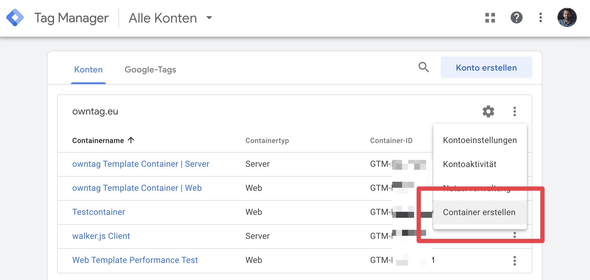 Screenshot des Google Tag Manager-Kontos und der Übersichtsliste der Container mit hervorgehobenem Button &lsquo;Container erstellen&rsquo;